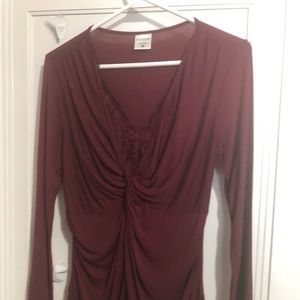 MOTHERHOOD MATERNITY TOP SMALL